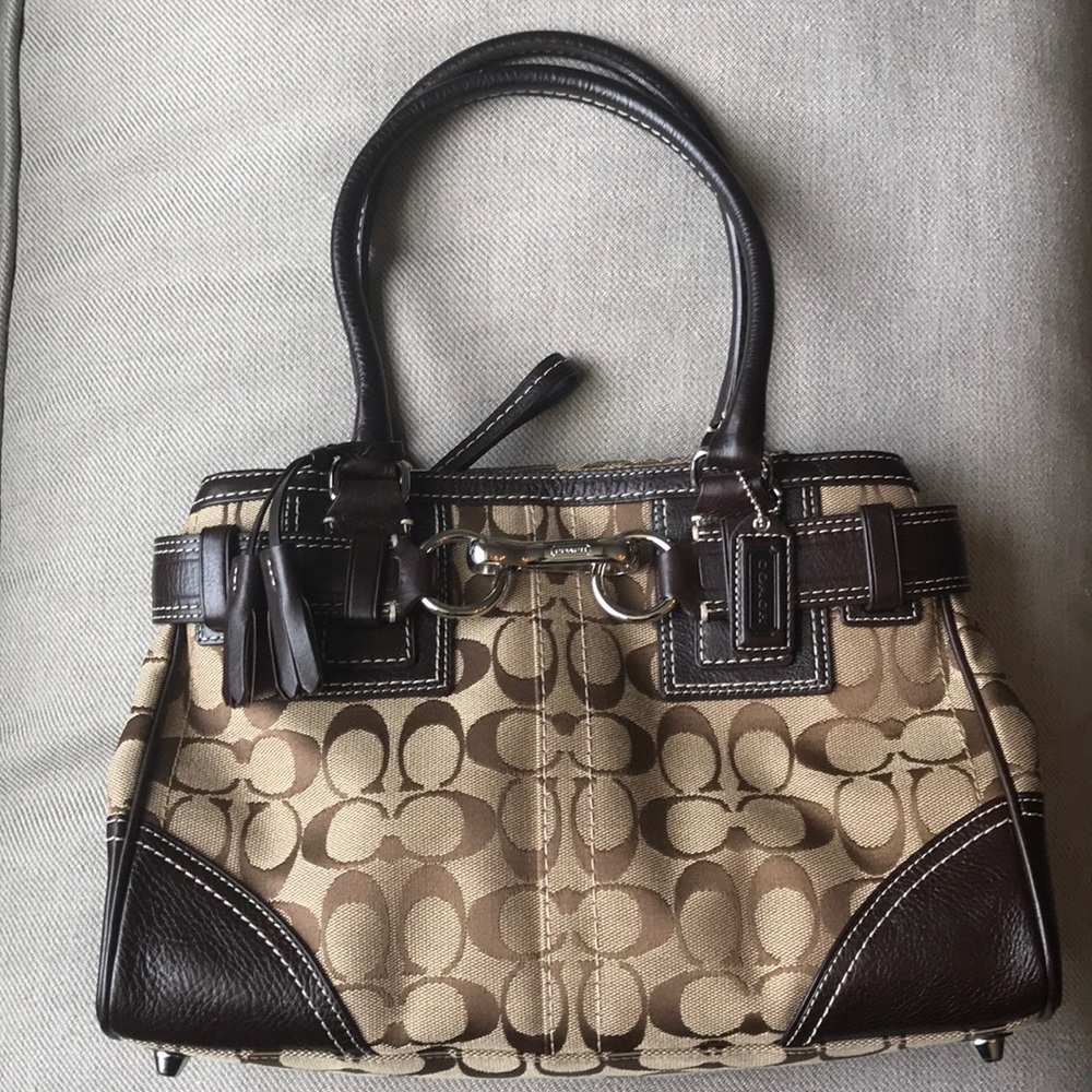 Coach NWOT Hamptons signature small satchel